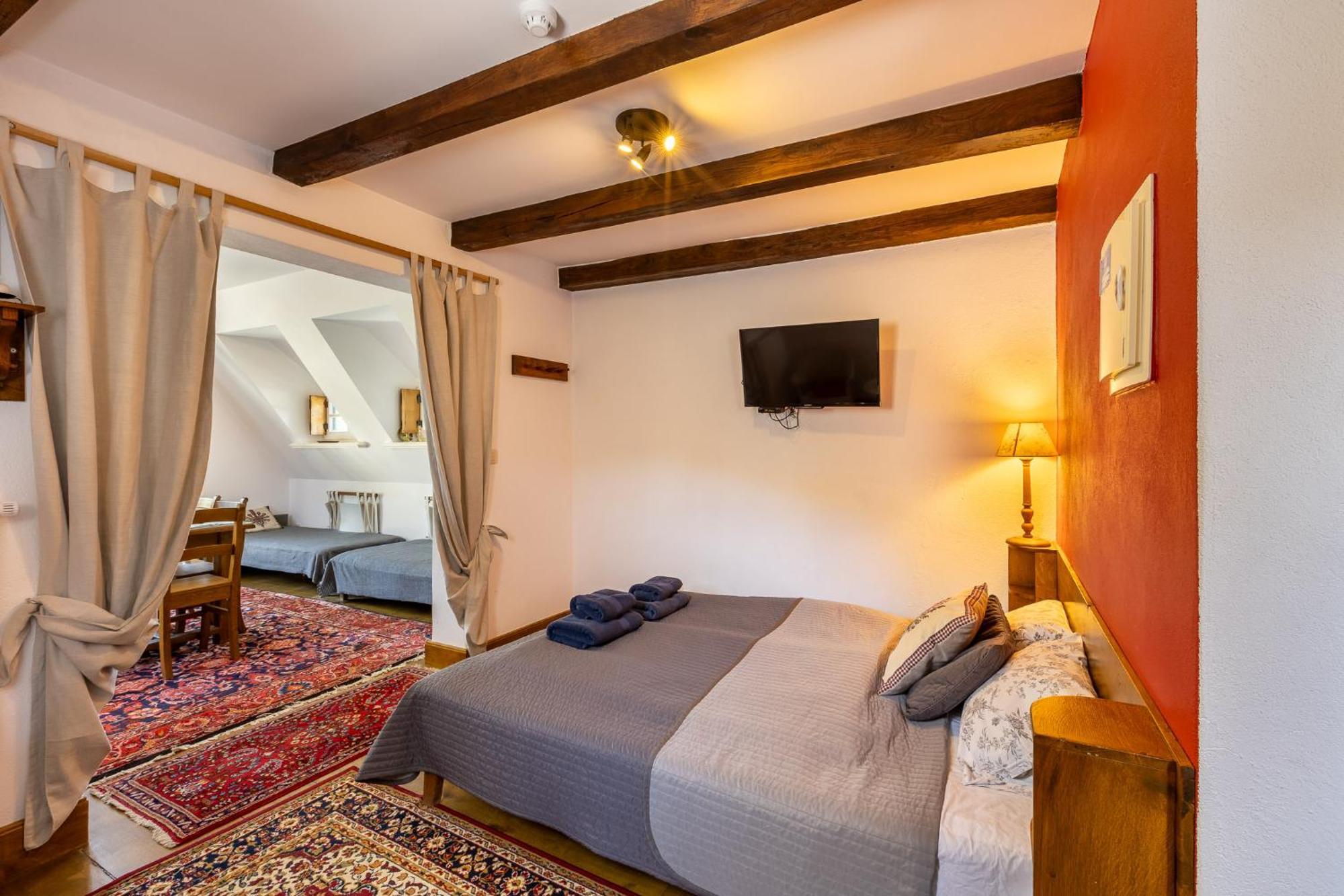 Gosciniec Pod Zajacem Bed & Breakfast Olesnica  Luaran gambar