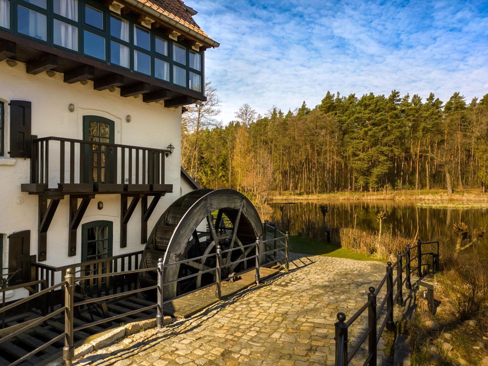 Gosciniec Pod Zajacem Bed & Breakfast Olesnica  Luaran gambar
